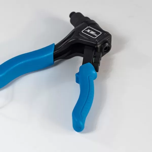 Nýtovací kleště 190mm XTline XT0902